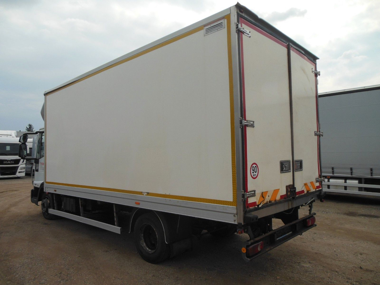Iveco EUROCARGO 75E14 - Furgonas su krovinių dėže: foto 4 Iveco EUROCARGO 75E14 - Furgonas su krovinių dėže: foto 4