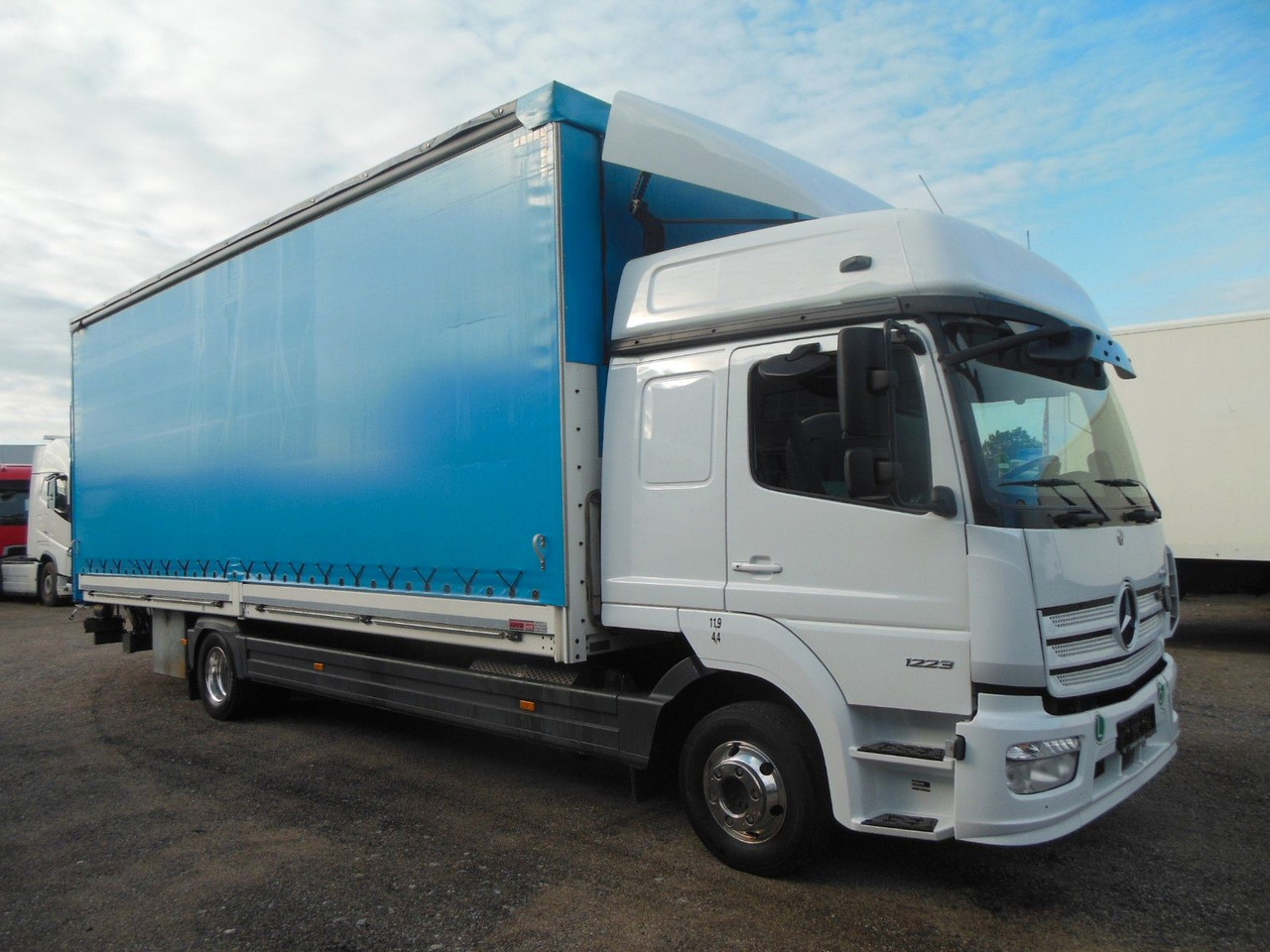 Mercedes-Benz 1223 ATEGO, GARANTI 12/2027, TOP, WIE NEUE!!! - Tentinis sunkvežimis: foto 2 Mercedes-Benz 1223 ATEGO, GARANTI 12/2027, TOP, WIE NEUE!!! - Tentinis sunkvežimis: foto 2