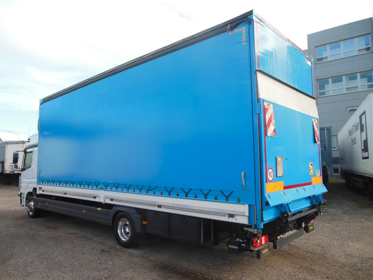 Mercedes-Benz 1223 ATEGO, GARANTI 12/2027, TOP, WIE NEUE!!! - Tentinis sunkvežimis: foto 4 Mercedes-Benz 1223 ATEGO, GARANTI 12/2027, TOP, WIE NEUE!!! - Tentinis sunkvežimis: foto 4