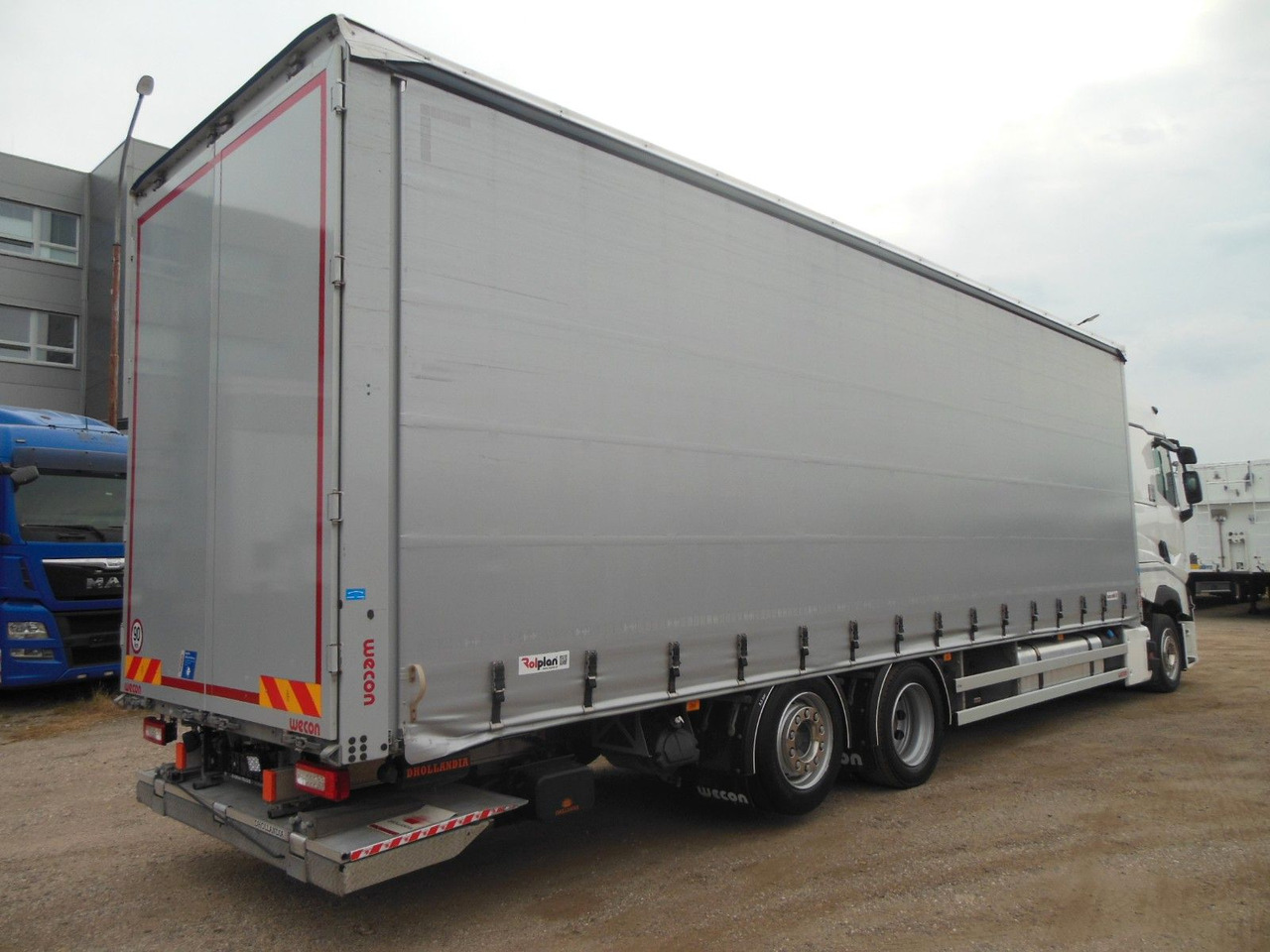 Renault T 440, 6X2, D-HOLLANDIA, 23 PALETTEN, WIE NEUE! - Tentinis sunkvežimis: foto 3 Renault T 440, 6X2, D-HOLLANDIA, 23 PALETTEN, WIE NEUE! - Tentinis sunkvežimis: foto 3