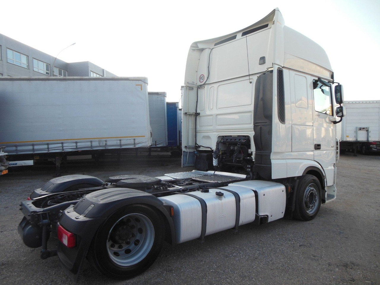 DAF XF 106.480 SSC, LOWDECK, STANDKLIMA, TOP!!! - Vilkikas: foto 3 DAF XF 106.480 SSC, LOWDECK, STANDKLIMA, TOP!!! - Vilkikas: foto 3