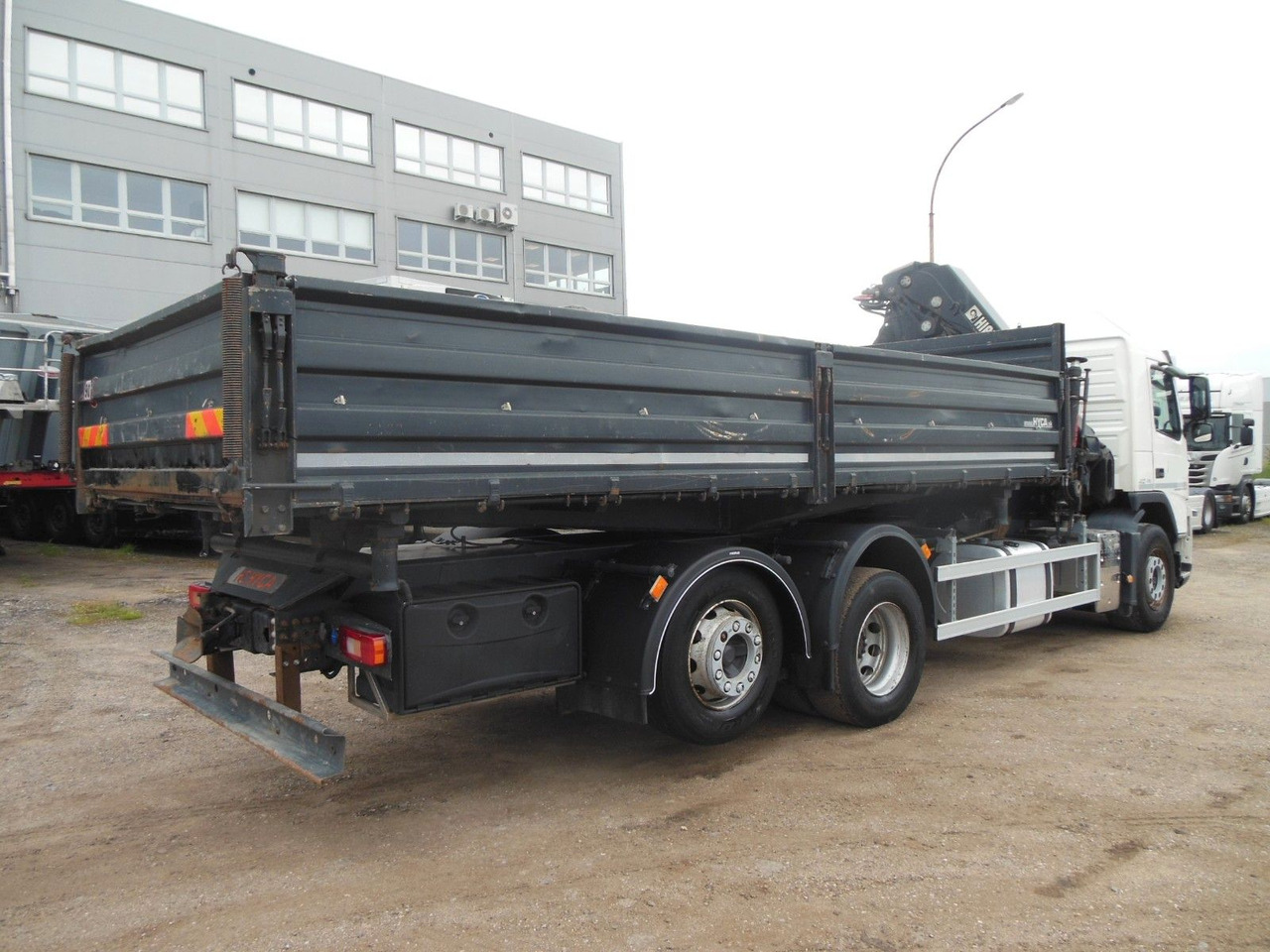 Volvo FM 410, 6X2, DREISEITEN KIPPER, HIAB XS 211 - Savivartis sunkvežimis, Sunkvežimis su kranu: foto 3 Volvo FM 410, 6X2, DREISEITEN KIPPER, HIAB XS 211 - Savivartis sunkvežimis, Sunkvežimis su kranu: foto 3