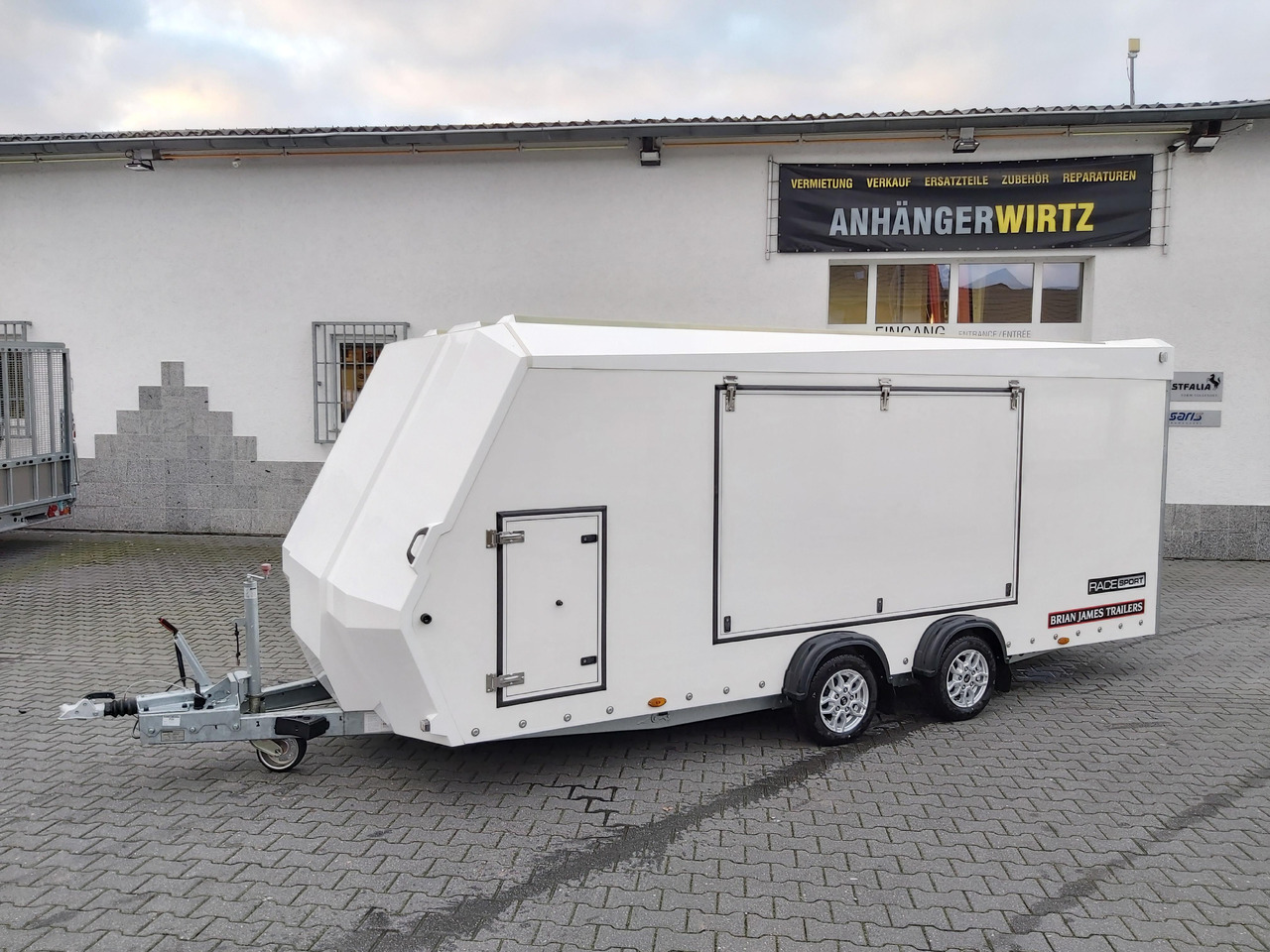 BJT Race Sport Transporter 500x200x175cm Alufelgen 4x12" 2600kg Sonderpreis reduziert - Furgonas priekaba: foto 1 BJT Race Sport Transporter 500x200x175cm Alufelgen 4x12" 2600kg Sonderpreis reduziert - Furgonas priekaba: foto 1