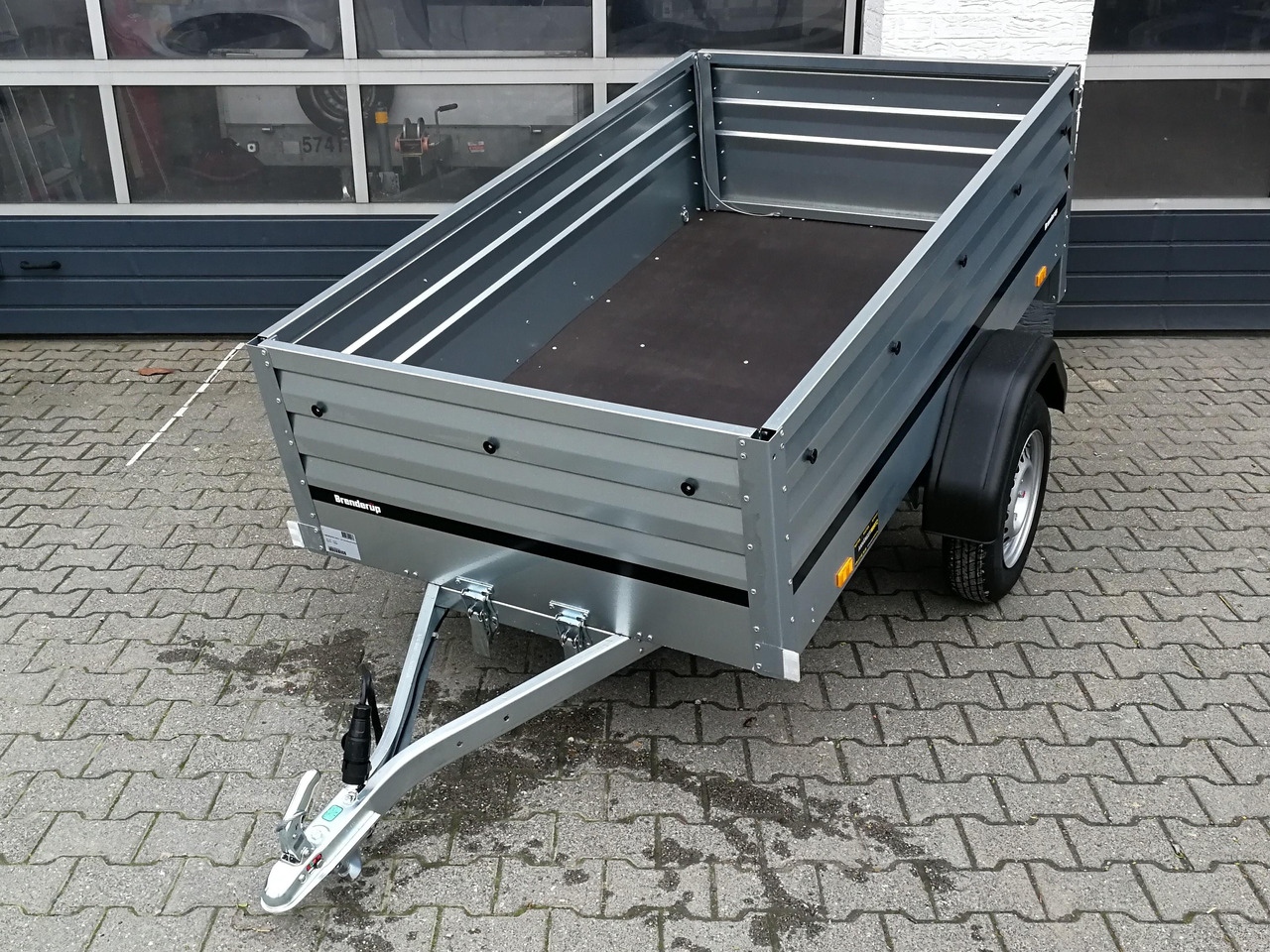 Brenderup 1205 S XLUB 750 Klappdeichselanhänger 204x116x55cm hohe Bordwände 750kg Januar Aktion - Automobilinė priekaba: foto 2 Brenderup 1205 S XLUB 750 Klappdeichselanhänger 204x116x55cm hohe Bordwände 750kg Januar Aktion - Automobilinė priekaba: foto 2