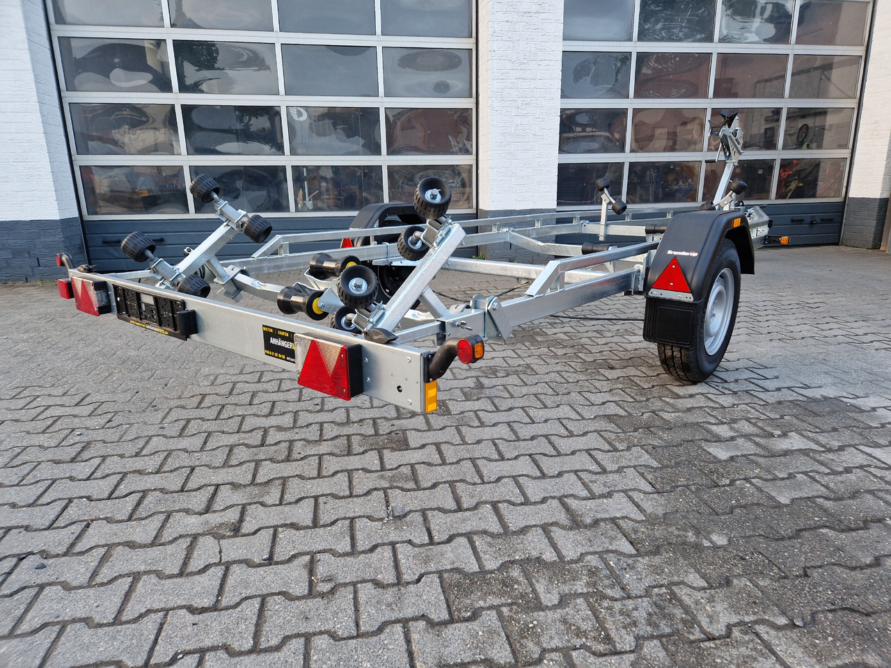 Brenderup Bootstrailer Premium 221800 B SR 1800 Superrollen Winde Boote bis 640cm 1800kg 312267 - Valties priekaba: foto 5 Brenderup Bootstrailer Premium 221800 B SR 1800 Superrollen Winde Boote bis 640cm 1800kg 312267 - Valties priekaba: foto 5