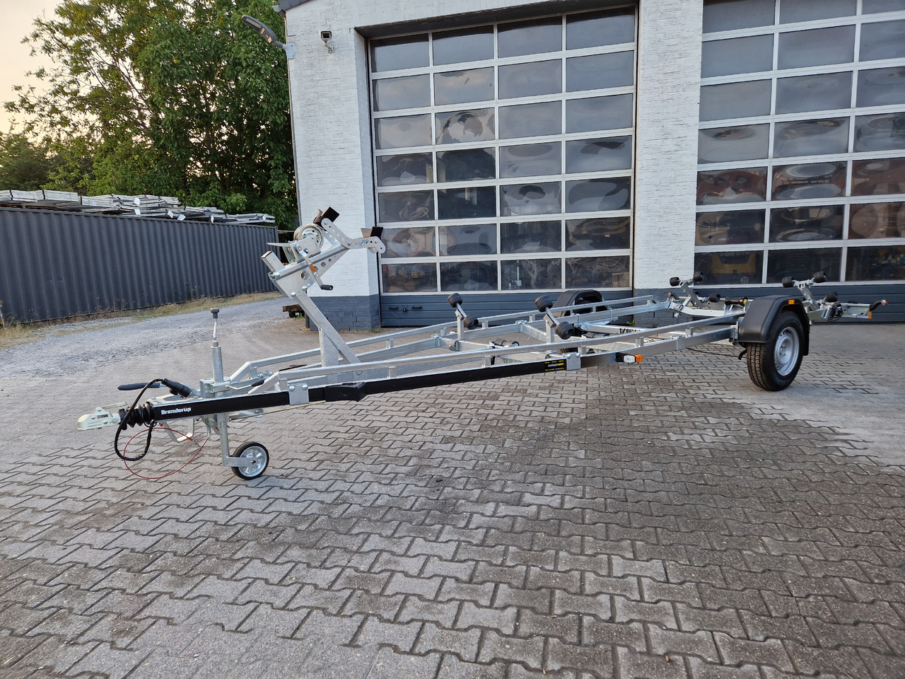Brenderup Bootstrailer Premium 221800 B SR 1800 Superrollen Winde Boote bis 640cm 1800kg 312267 - Valties priekaba: foto 1 Brenderup Bootstrailer Premium 221800 B SR 1800 Superrollen Winde Boote bis 640cm 1800kg 312267 - Valties priekaba: foto 1