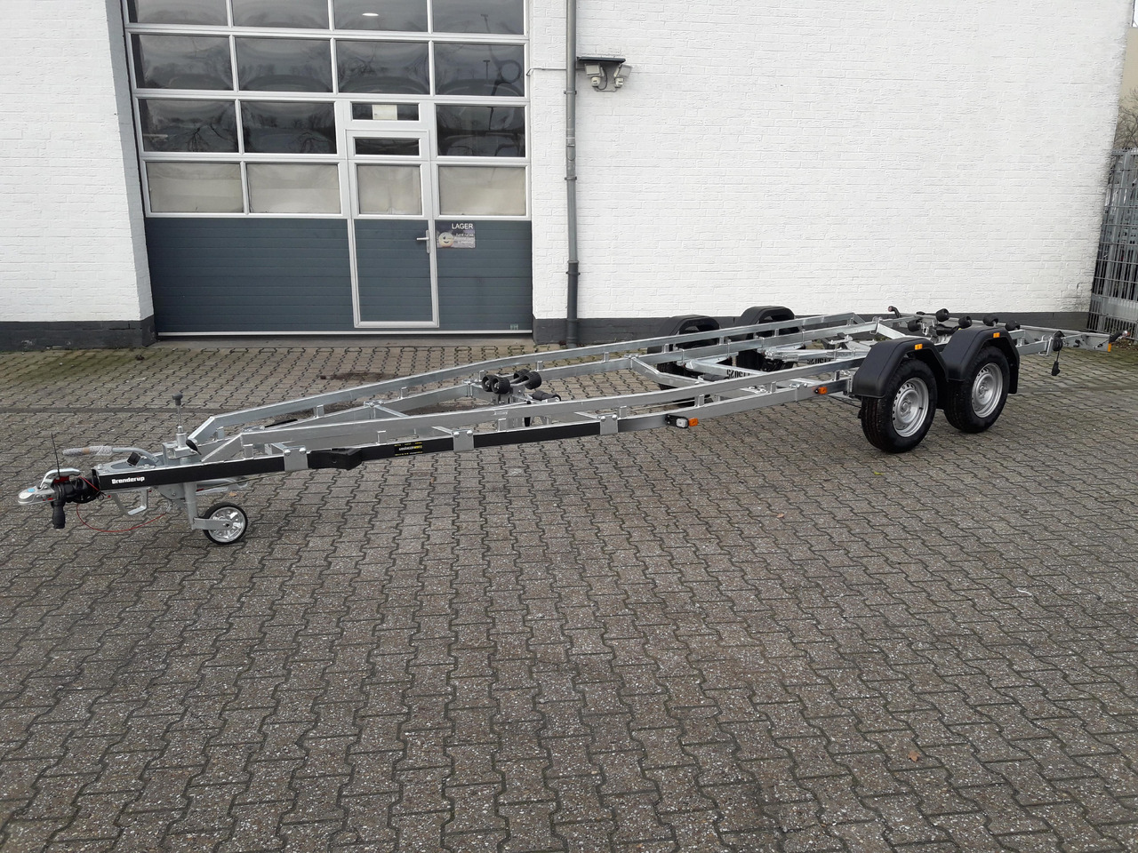 Brenderup Bootstrailer Premium 242500 TB SR 2500 Superrollen Winde 2500kg 312269 Modell 2024 - Valties priekaba: foto 1 Brenderup Bootstrailer Premium 242500 TB SR 2500 Superrollen Winde 2500kg 312269 Modell 2024 - Valties priekaba: foto 1