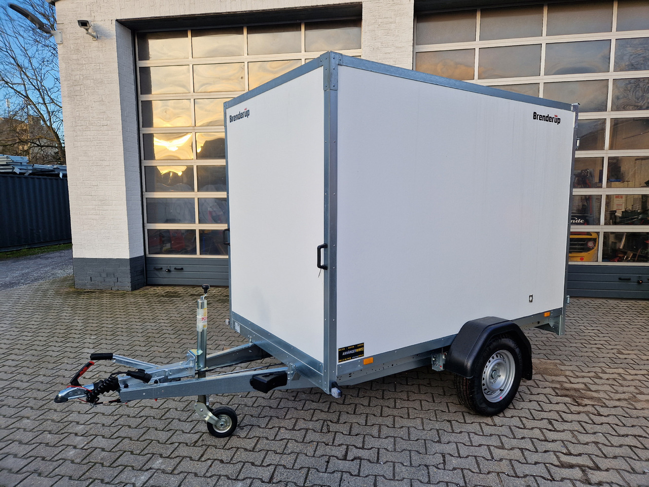 Brenderup Cargo Dynamic CD260 BD 260x150x185cm Hecktüren Wabenwände (S) 1300kg - Furgonas priekaba: foto 1 Brenderup Cargo Dynamic CD260 BD 260x150x185cm Hecktüren Wabenwände (S) 1300kg - Furgonas priekaba: foto 1
