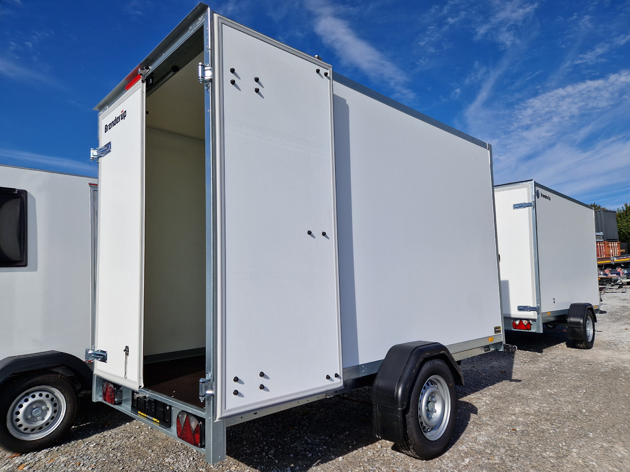 Brenderup Cargo Dynamic CD300 BD 300x155x185cm Hecktüren Wabenwände (M) 1300kg - Furgonas priekaba: foto 2 Brenderup Cargo Dynamic CD300 BD 300x155x185cm Hecktüren Wabenwände (M) 1300kg - Furgonas priekaba: foto 2