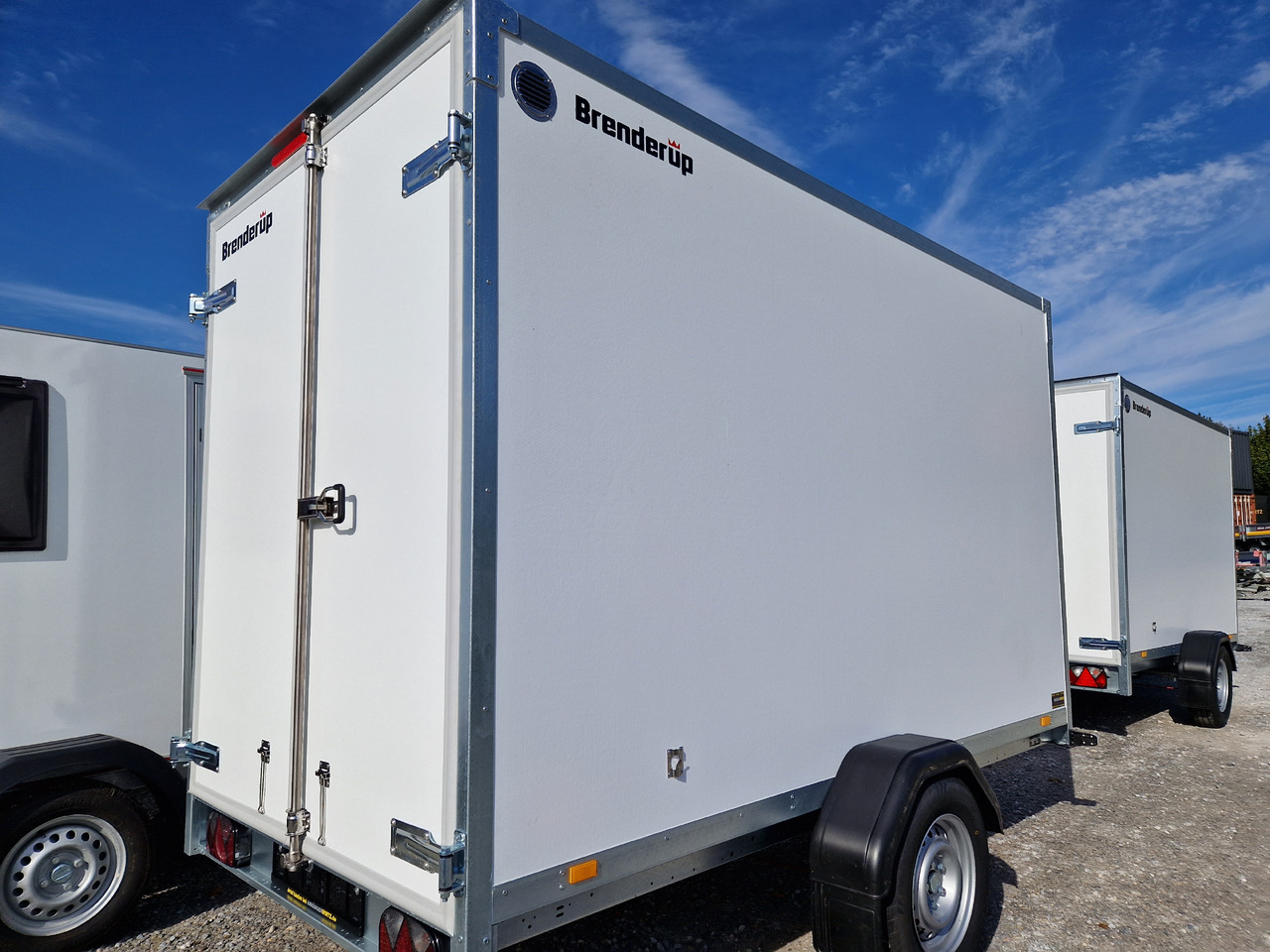 Brenderup Cargo Dynamic CD300 BD 300x155x185cm Hecktüren Wabenwände (M) 1300kg - Furgonas priekaba: foto 3 Brenderup Cargo Dynamic CD300 BD 300x155x185cm Hecktüren Wabenwände (M) 1300kg - Furgonas priekaba: foto 3