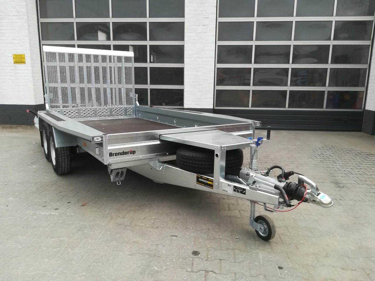 Brenderup MT 3651 MT3600 STB 3500 365x180x27cm Auffahrklappe Löffelablage (L) 3500kg Modell 2025 - Priekaba spec technikai: foto 5 Brenderup MT 3651 MT3600 STB 3500 365x180x27cm Auffahrklappe Löffelablage (L) 3500kg Modell 2025 - Priekaba spec technikai: foto 5