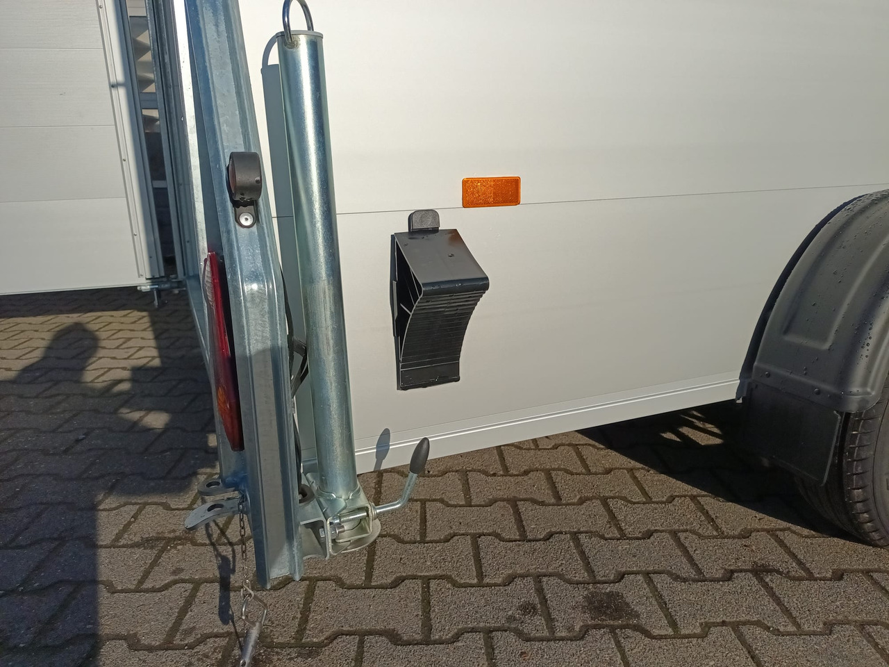 Cargo Roadster 300 300x150x184cm Alu Poly irongrey Alufelgen Seitentür Pullman 100km/H 1300kg - Automobilinė priekaba: foto 4 Cargo Roadster 300 300x150x184cm Alu Poly irongrey Alufelgen Seitentür Pullman 100km/H 1300kg - Automobilinė priekaba: foto 4