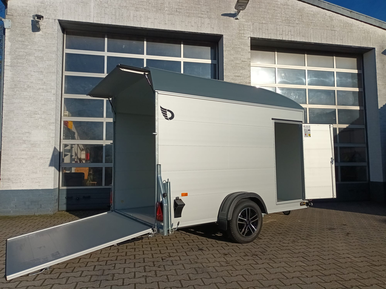 Cargo Roadster 300 300x150x184cm Alu Poly irongrey Alufelgen Seitentür Pullman 100km/H 1300kg - Automobilinė priekaba: foto 1 Cargo Roadster 300 300x150x184cm Alu Poly irongrey Alufelgen Seitentür Pullman 100km/H 1300kg - Automobilinė priekaba: foto 1