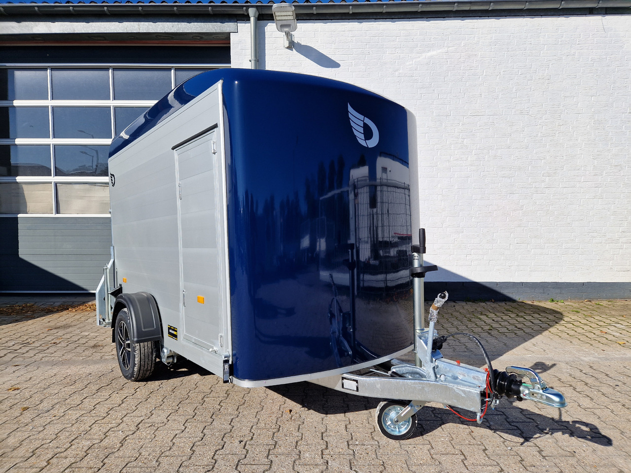 Cargo Roadster 300 300x150x184cm Alu Poly royal blau Alufelgen darkline Pullman 1300kg 100km/H - Furgonas priekaba: foto 2 Cargo Roadster 300 300x150x184cm Alu Poly royal blau Alufelgen darkline Pullman 1300kg 100km/H - Furgonas priekaba: foto 2