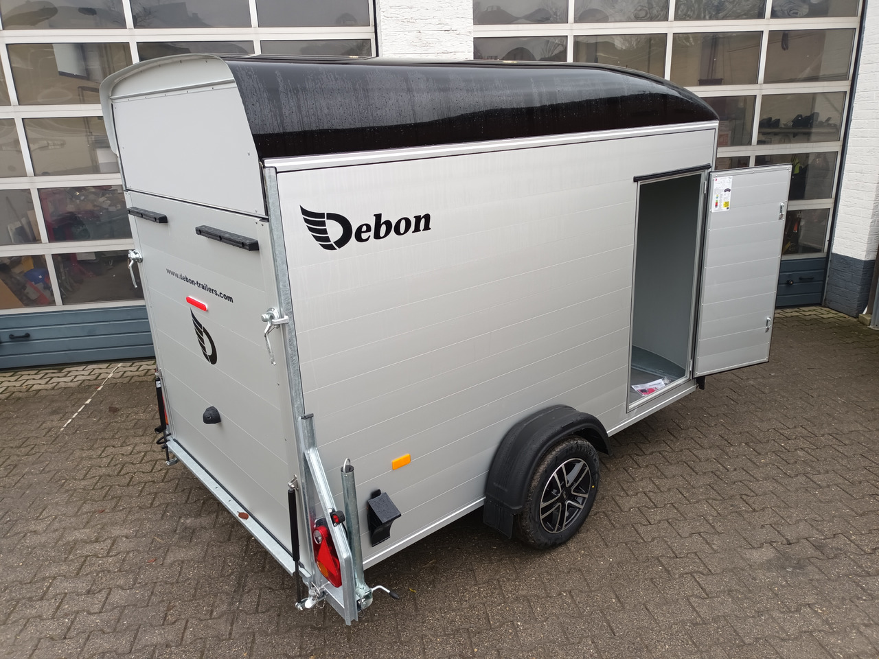 Furgonas priekaba Cargo Roadster 400 312x164x184cm Alu Poly black Seitentür Alufelgen Aluboden 1300kg Pullman 100km/H: foto 9 Furgonas priekaba Cargo Roadster 400 312x164x184cm Alu Poly black Seitentür Alufelgen Aluboden 1300kg Pullman 100km/H: foto 9