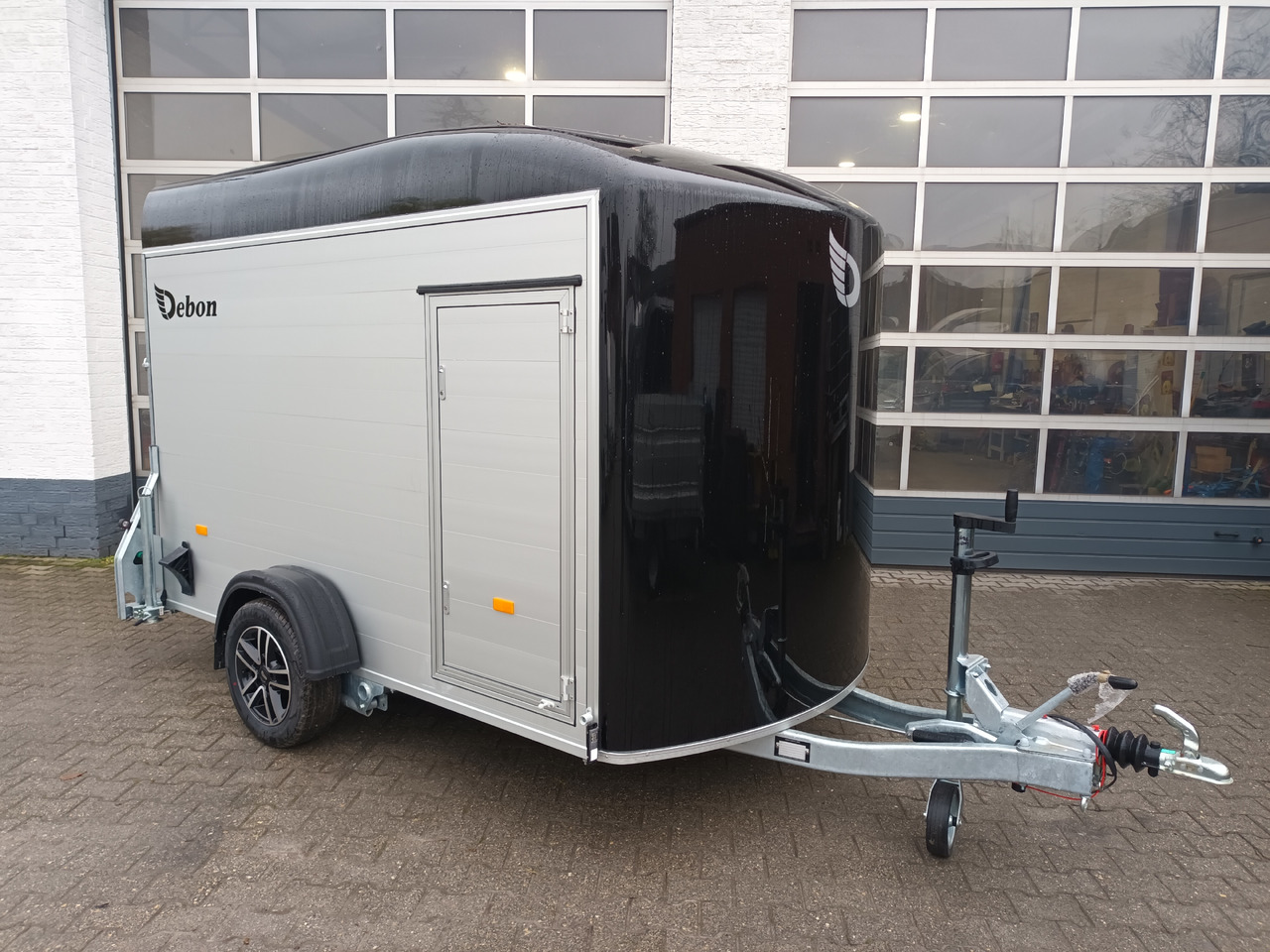 Furgonas priekaba Cargo Roadster 400 312x164x184cm Alu Poly black Seitentür Alufelgen Aluboden 1300kg Pullman 100km/H: foto 8 Furgonas priekaba Cargo Roadster 400 312x164x184cm Alu Poly black Seitentür Alufelgen Aluboden 1300kg Pullman 100km/H: foto 8