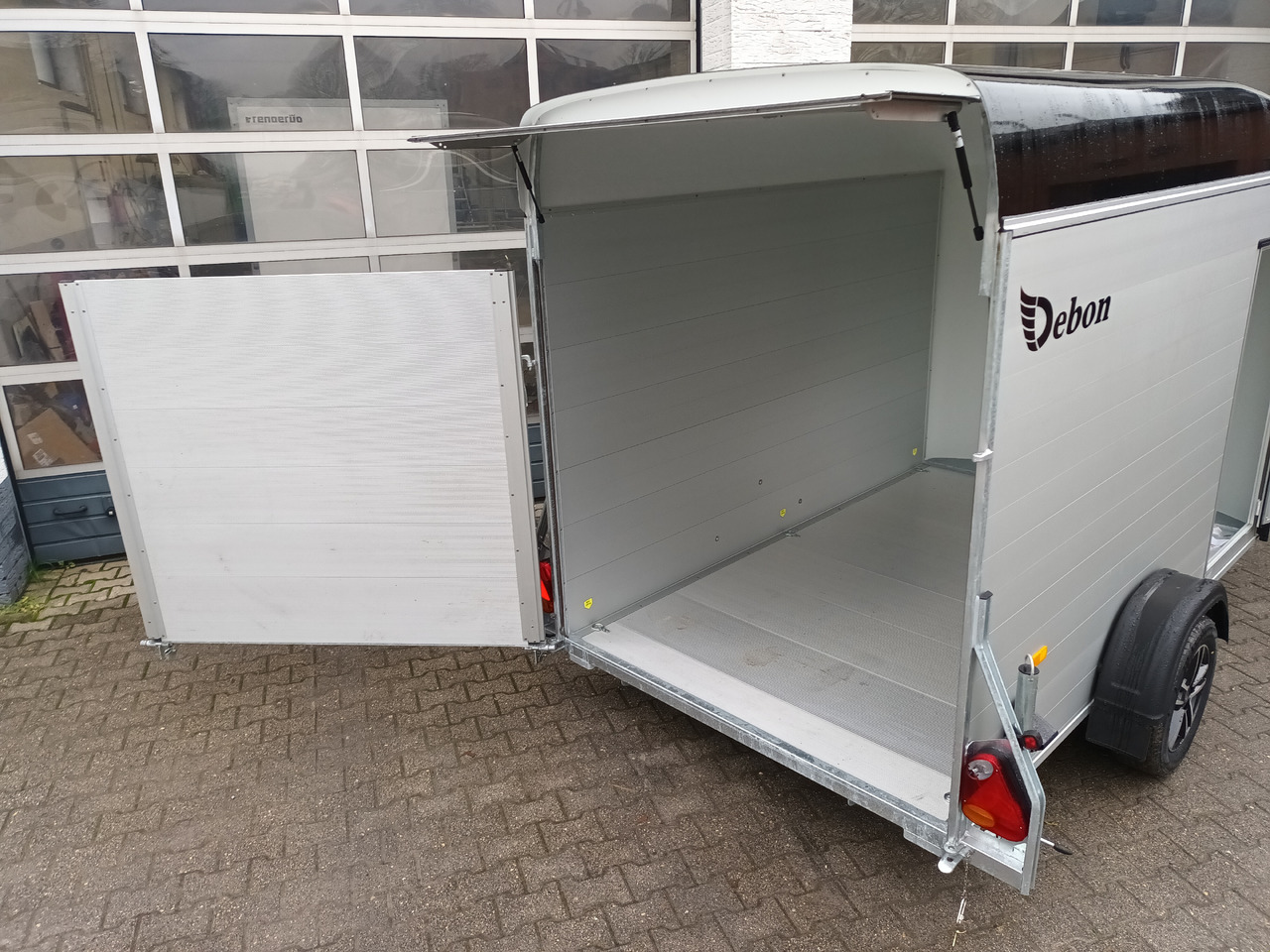 Furgonas priekaba Cargo Roadster 400 312x164x184cm Alu Poly black Seitentür Alufelgen Aluboden 1300kg Pullman 100km/H: foto 10 Furgonas priekaba Cargo Roadster 400 312x164x184cm Alu Poly black Seitentür Alufelgen Aluboden 1300kg Pullman 100km/H: foto 10