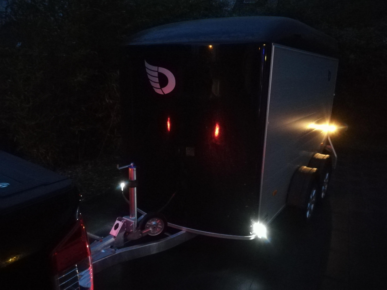 Cargo Roadster 500 312x167x199cm Alu Poly black Seitentür 100km/H Pullman 2000kg Sommer Aktion 2025 - Furgonas priekaba: foto 2 Cargo Roadster 500 312x167x199cm Alu Poly black Seitentür 100km/H Pullman 2000kg Sommer Aktion 2025 - Furgonas priekaba: foto 2