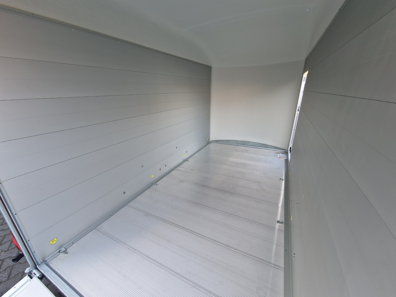 Cargo Roadster 500 XL 365x166x198cm Alu Poly irongrey Seitentür 2600kg Pullman 100km/H Modell 09.24 - Automobilinė priekaba: foto 4 Cargo Roadster 500 XL 365x166x198cm Alu Poly irongrey Seitentür 2600kg Pullman 100km/H Modell 09.24 - Automobilinė priekaba: foto 4