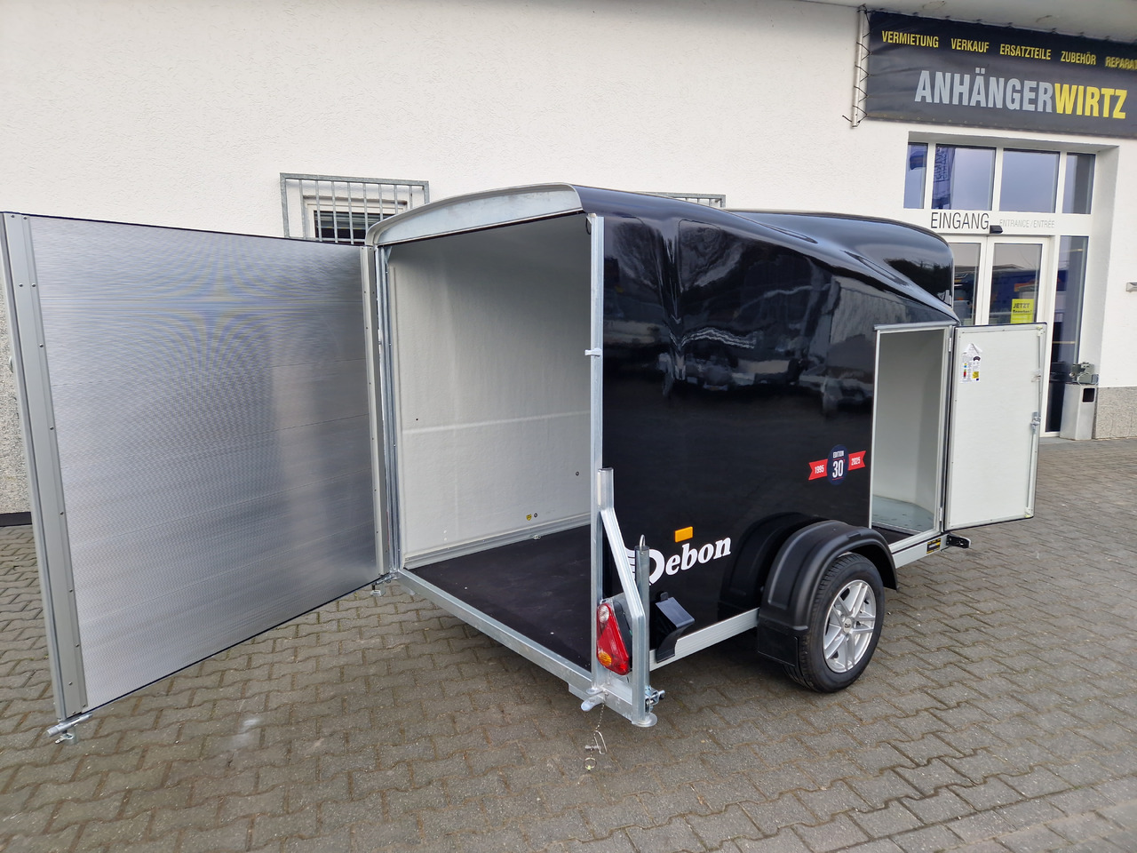 Debon Cargo 1300 300x152x168cm black Seitentür Alufelgen silver Pullman II 100km/H 1300kg Modell 25 lizingą Debon Cargo 1300 300x152x168cm black Seitentür Alufelgen silver Pullman II 100km/H 1300kg Modell 25: foto 17