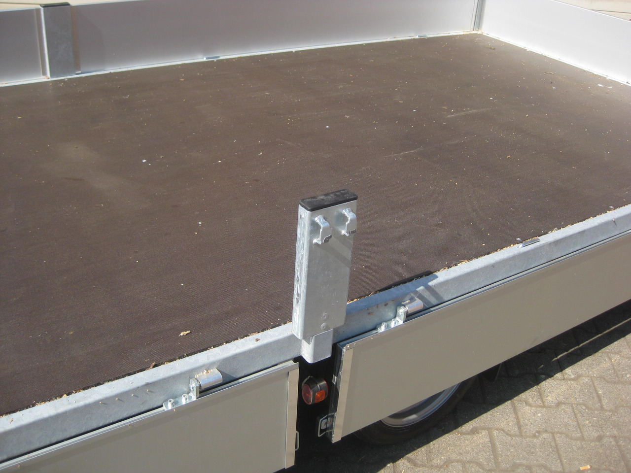 Platforminė/ Bortinė priekaba Hochlader 506x200x30cm Lfh: 63cm 13" niedrig Fahrwerk (XXL) 2700kg: foto 6