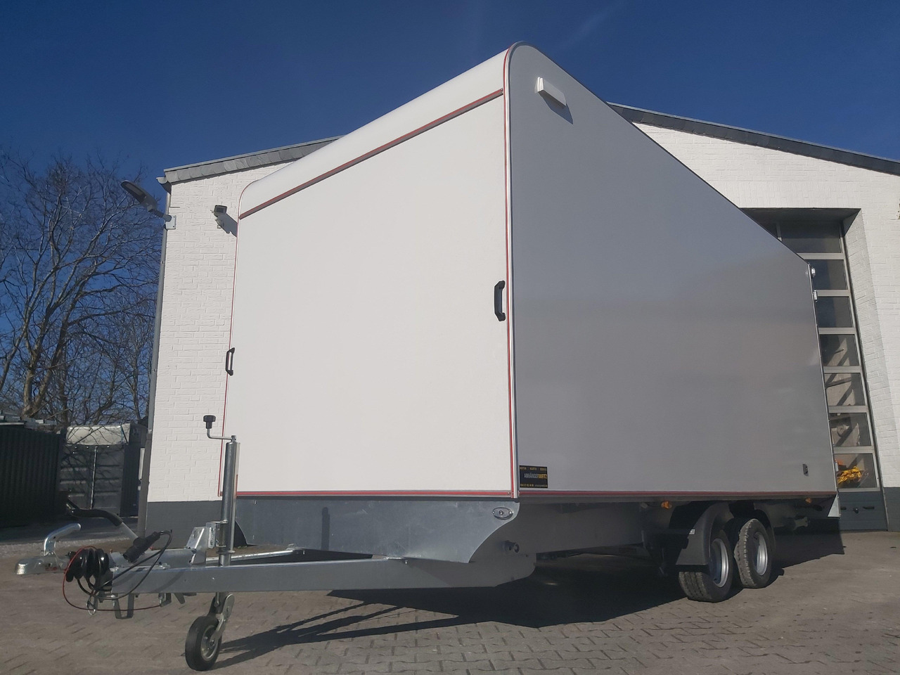 Hochlader Koffer TFSP 470T.00 470x220x210cm aero Zurrsystem 10" 100km/H 2700kg - Furgonas priekaba: foto 3 Hochlader Koffer TFSP 470T.00 470x220x210cm aero Zurrsystem 10" 100km/H 2700kg - Furgonas priekaba: foto 3