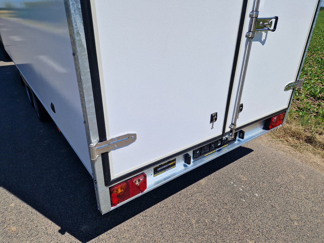 Furgonas priekaba Hochlader Koffer TFSP 600T.00 600x200x220cm extrahoch Seitentür IL (XXXL) 3500kg 100km/H: foto 12