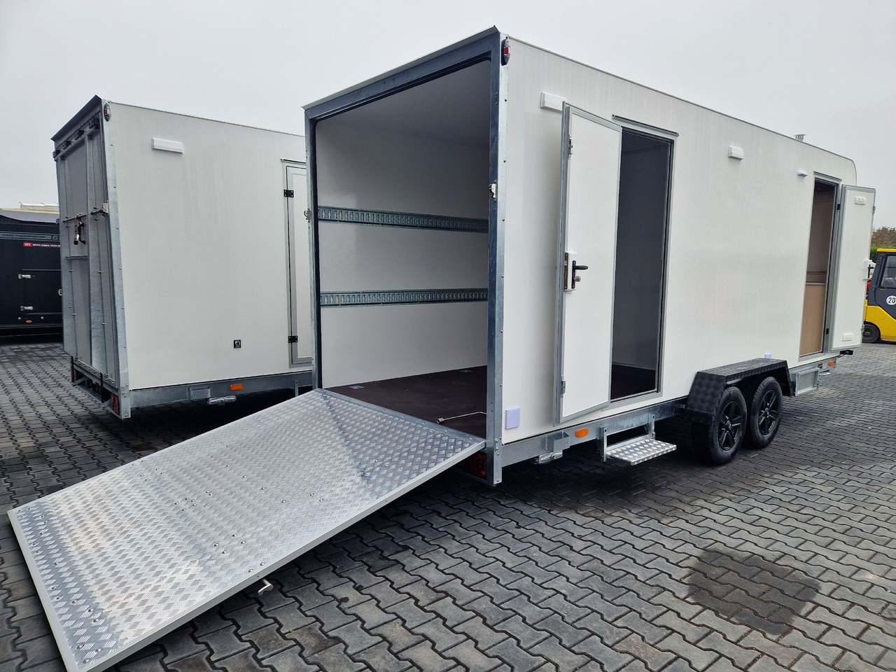 Koffer Sport Camp TFS 550.01 550x200x210cm Laderaum ST & Wohnabteil 2700kg - Prikabinamas namelis: foto 2 Koffer Sport Camp TFS 550.01 550x200x210cm Laderaum ST & Wohnabteil 2700kg - Prikabinamas namelis: foto 2