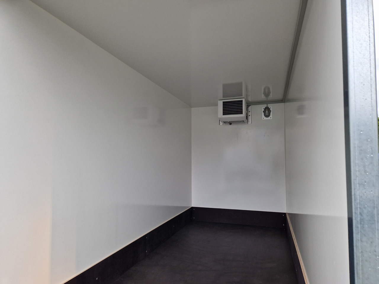 Refrižeratorius priekaba Kühlanhänger AZKF C 2735/155 343x154x200cm CiBIN 230V +Standkühlung (L) 2700kg Abverkauf: foto 15