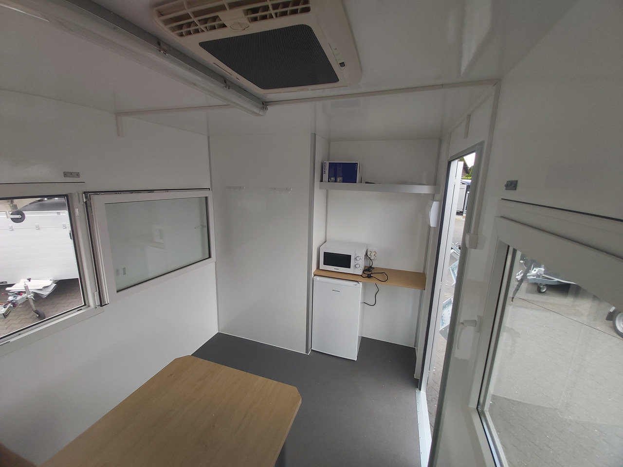 Prekybinė priekaba Mobiles Büro 410x220x220cm Tür + 3 Fenster + WC Raum + Stauraum + Klima (XL) 1500kg: foto 6