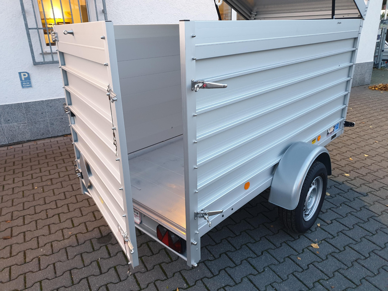 PKW Anhänger Koch Aluline 4.13 Deckel Hecktür Aluboden DV 250x125x125cm 1300kg 100 km/H Modell 23 - Furgonas priekaba: foto 5 PKW Anhänger Koch Aluline 4.13 Deckel Hecktür Aluboden DV 250x125x125cm 1300kg 100 km/H Modell 23 - Furgonas priekaba: foto 5