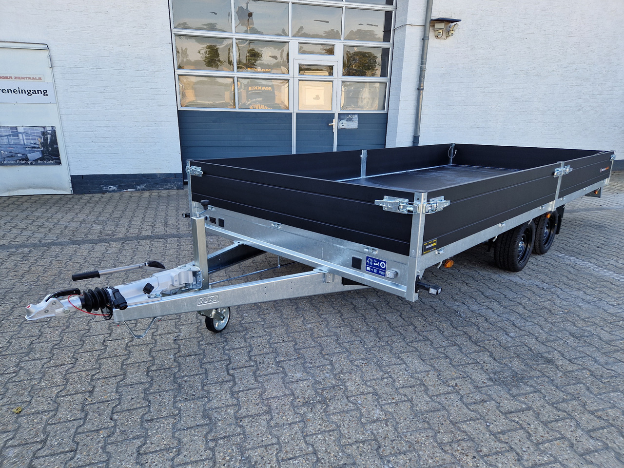 Saris PL HD 506 224 3500 2 506x224x35cm heavy duty blackline LED Beleuchtung (XXL) 3500kg - Platforminė/ Bortinė priekaba: foto 1 Saris PL HD 506 224 3500 2 506x224x35cm heavy duty blackline LED Beleuchtung (XXL) 3500kg - Platforminė/ Bortinė priekaba: foto 1