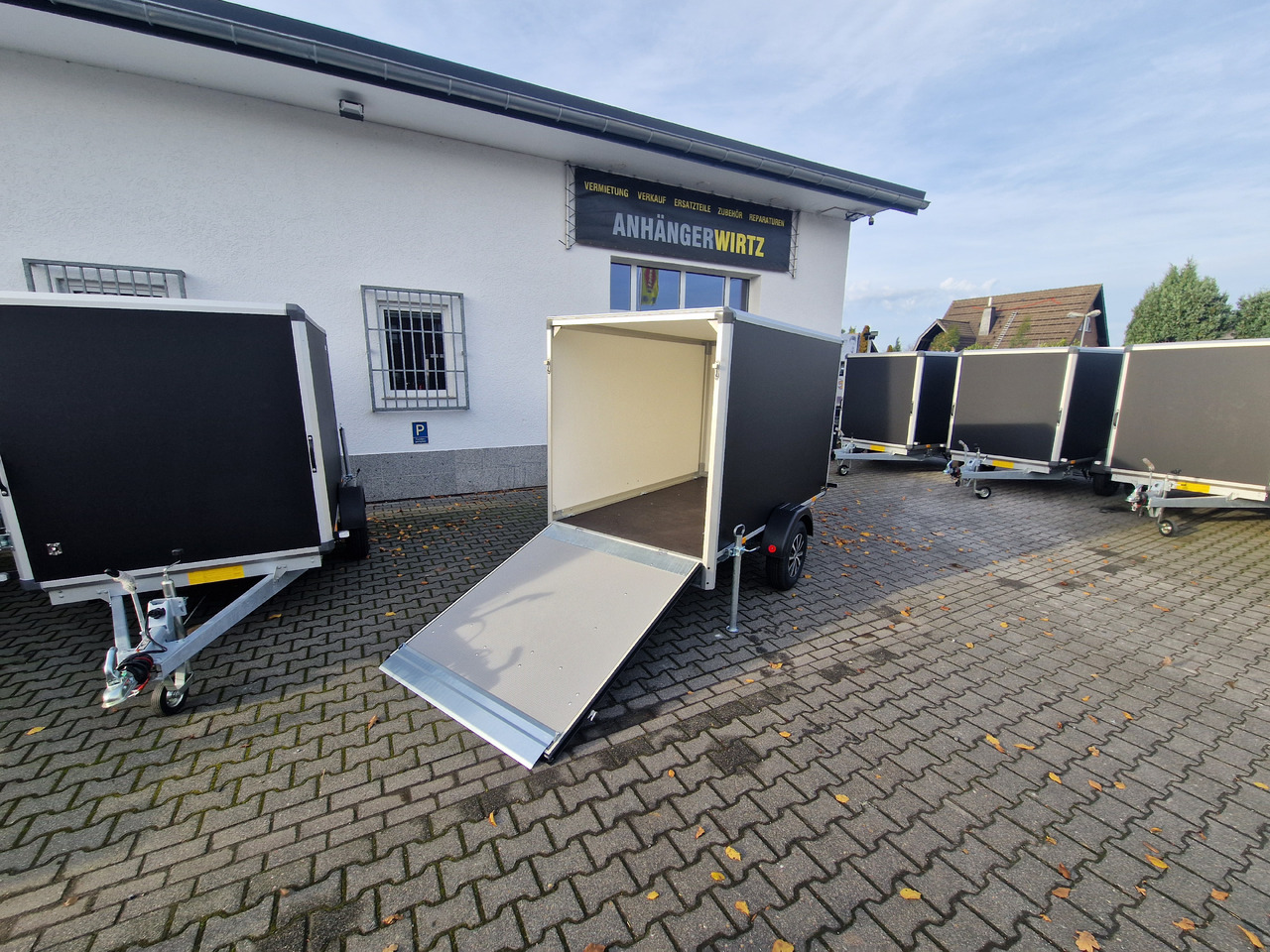 Variant C1315 C2 Edition black 258x148x157cm Alufelgen Heckrampe 1350kg 100km/H black deal - Motociklo priekaba: foto 3 Variant C1315 C2 Edition black 258x148x157cm Alufelgen Heckrampe 1350kg 100km/H black deal - Motociklo priekaba: foto 3
