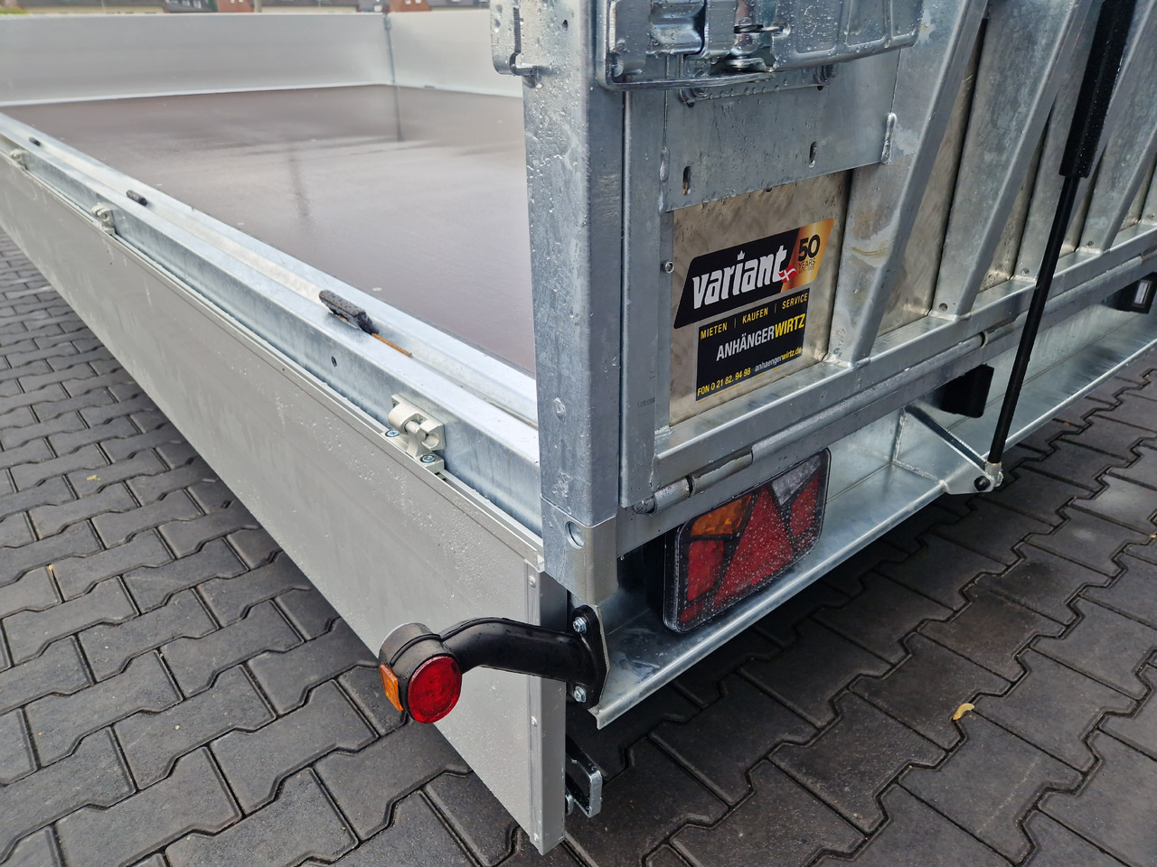 Variant Maschinentransporter 3552 UX Maxi Load 520x210x30cm Tandem Parabelfederung LED 3500kg - Priekaba spec technikai: foto 3 Variant Maschinentransporter 3552 UX Maxi Load 520x210x30cm Tandem Parabelfederung LED 3500kg - Priekaba spec technikai: foto 3