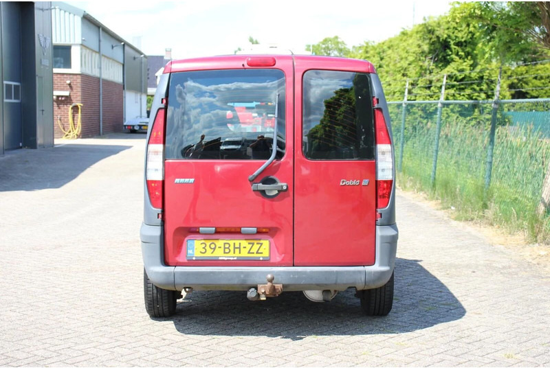 Fiat Doblò Cargo 1.9 JTD SCHUIFDEUR - Krovininis mikroautobusas: foto 4 Fiat Doblò Cargo 1.9 JTD SCHUIFDEUR - Krovininis mikroautobusas: foto 4