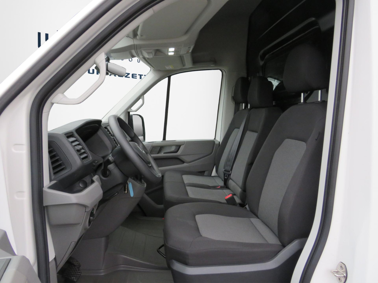 VOLKSWAGEN Crafter 35 L3H3 Kasten 4MOTION Navi ZV - Krovininis mikroautobusas: foto 3 VOLKSWAGEN Crafter 35 L3H3 Kasten 4MOTION Navi ZV - Krovininis mikroautobusas: foto 3