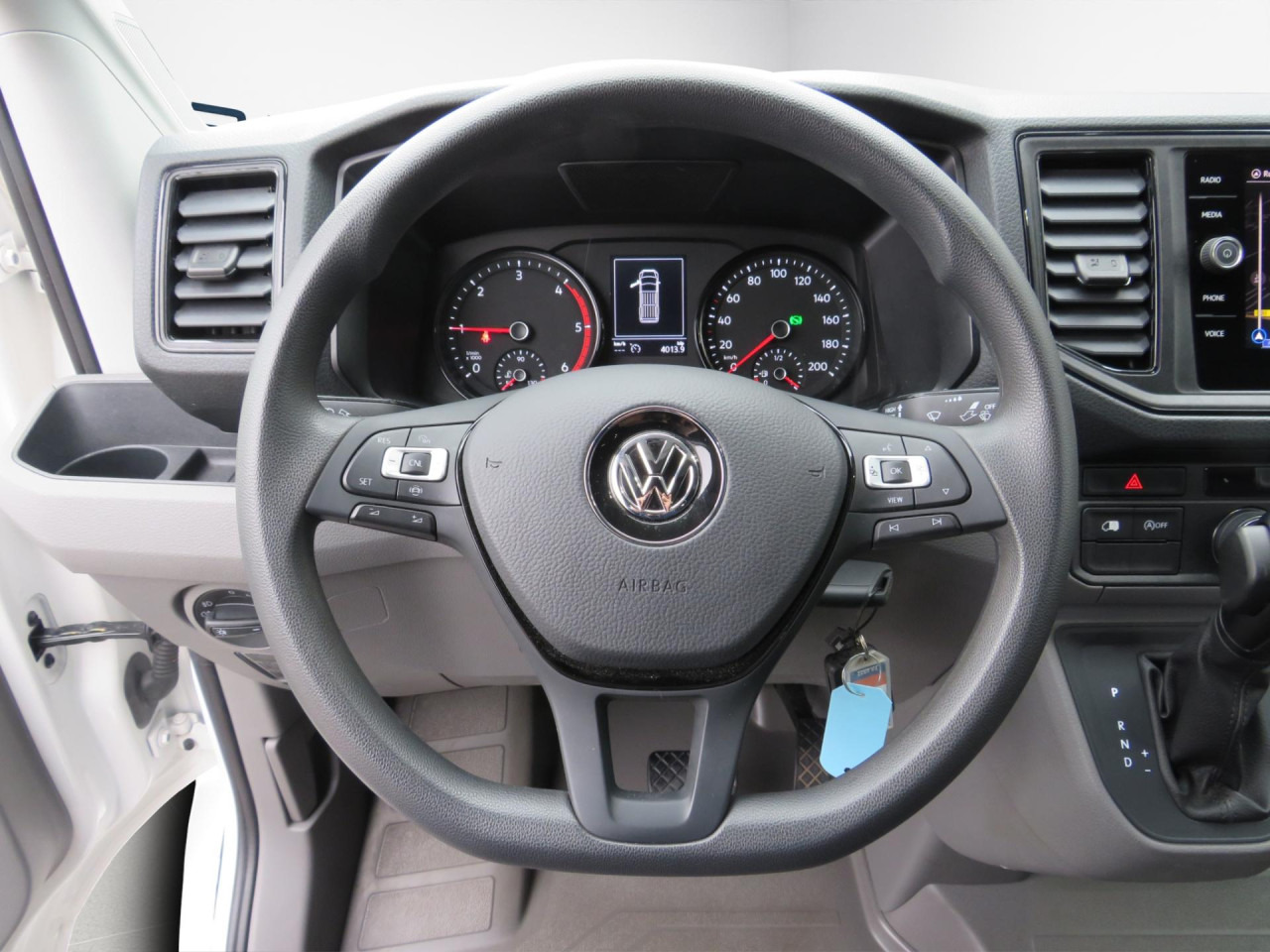 VOLKSWAGEN Crafter 35 L3H3 Kasten 4MOTION Navi ZV - Krovininis mikroautobusas: foto 4 VOLKSWAGEN Crafter 35 L3H3 Kasten 4MOTION Navi ZV - Krovininis mikroautobusas: foto 4