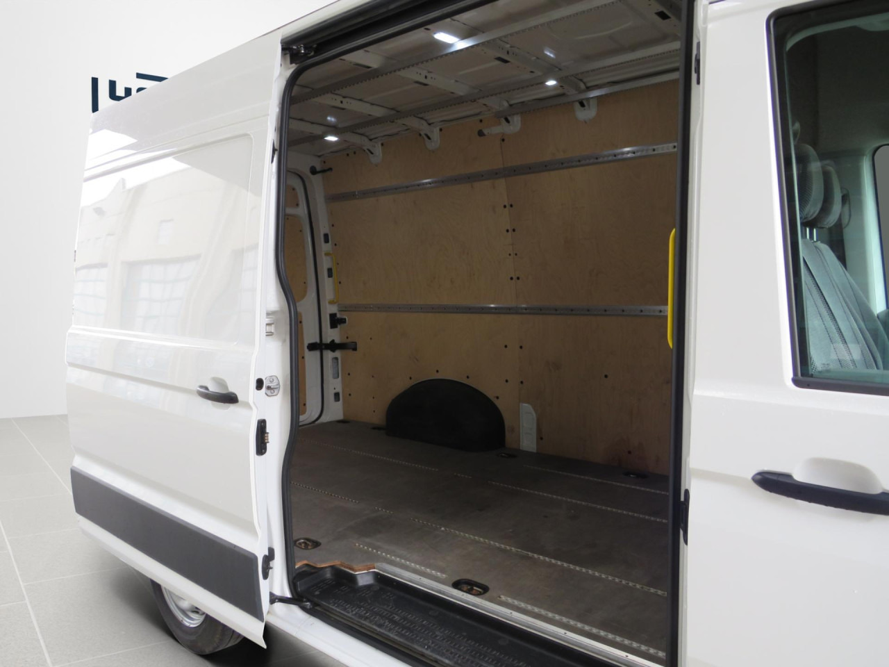 VOLKSWAGEN Crafter 35 L3H3 Kasten Euro6 Klima ZV - Krovininis mikroautobusas: foto 5 VOLKSWAGEN Crafter 35 L3H3 Kasten Euro6 Klima ZV - Krovininis mikroautobusas: foto 5
