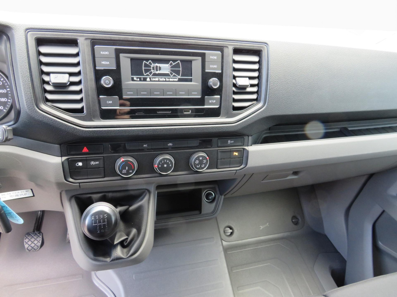 VOLKSWAGEN Crafter 35 L3H3 Kasten Klima ZV - Krovininis mikroautobusas: foto 3 VOLKSWAGEN Crafter 35 L3H3 Kasten Klima ZV - Krovininis mikroautobusas: foto 3