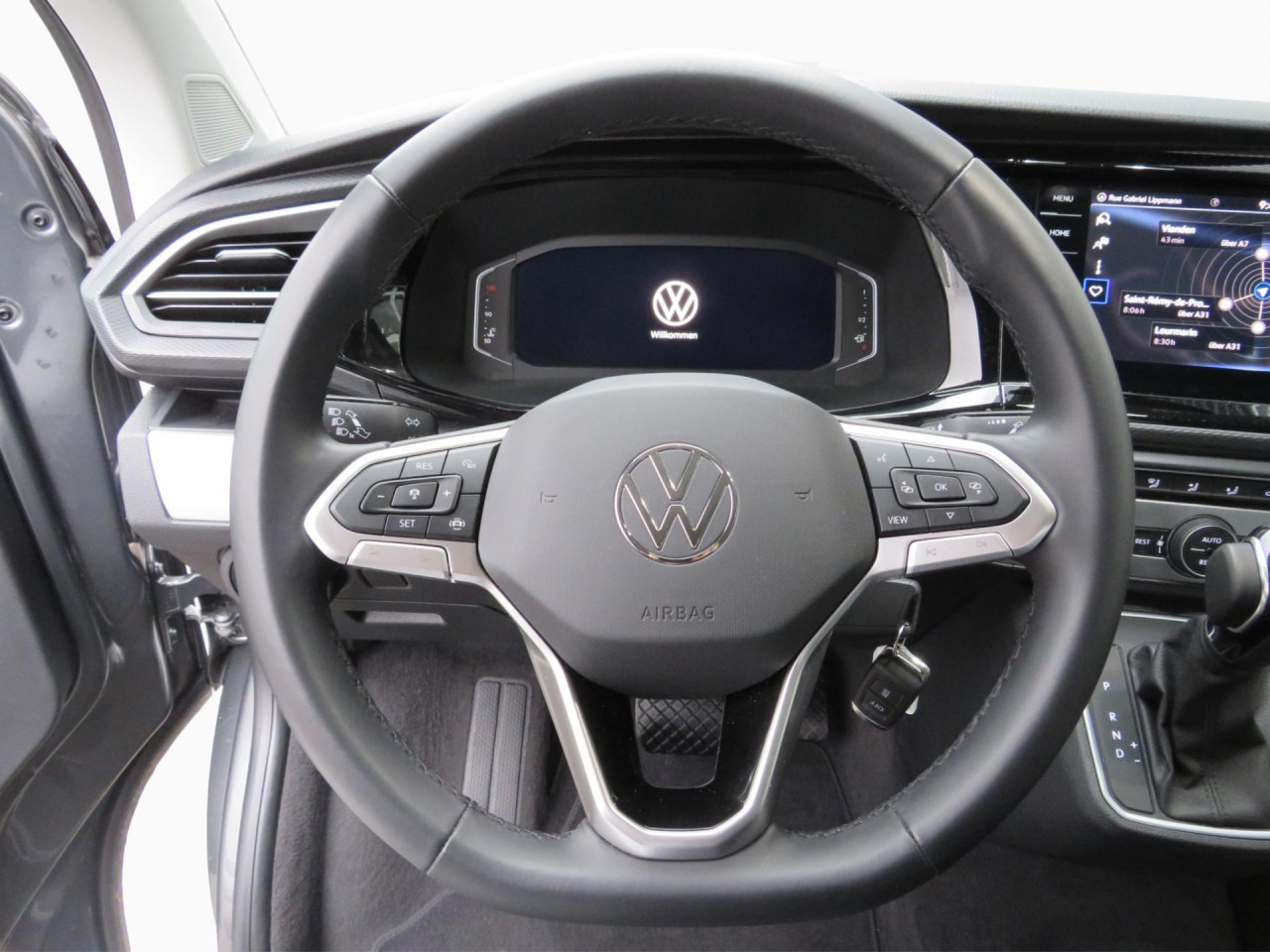 VOLKSWAGEN T6.1 Multivan Comfortline Edition Court Bluetooth - Lengvasis automobilis: foto 3 VOLKSWAGEN T6.1 Multivan Comfortline Edition Court Bluetooth - Lengvasis automobilis: foto 3