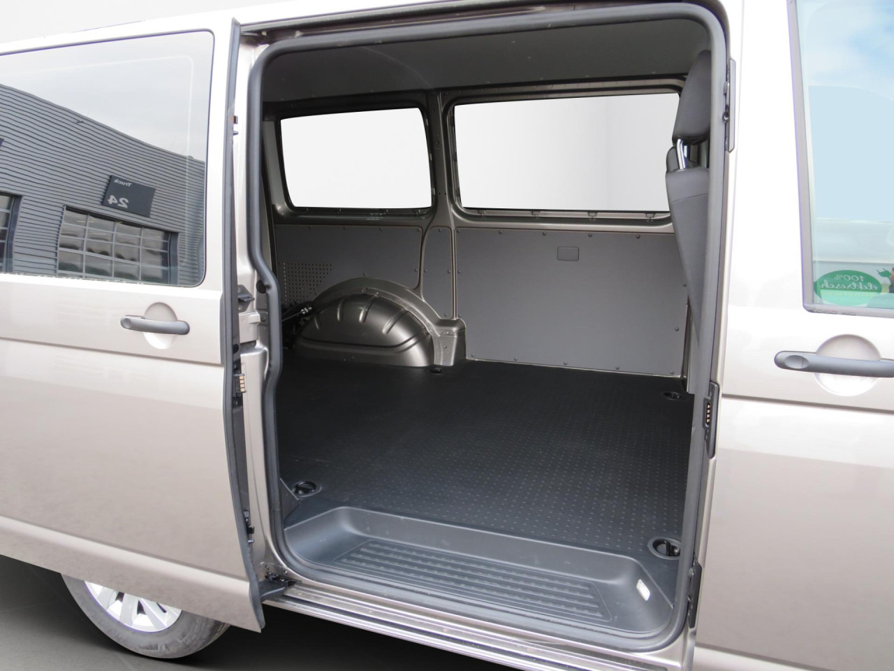 VOLKSWAGEN T6.1 Transporter Trendline 2.0 TDI Kasten Euro6 ZV - Mažas furgonas: foto 3 VOLKSWAGEN T6.1 Transporter Trendline 2.0 TDI Kasten Euro6 ZV - Mažas furgonas: foto 3