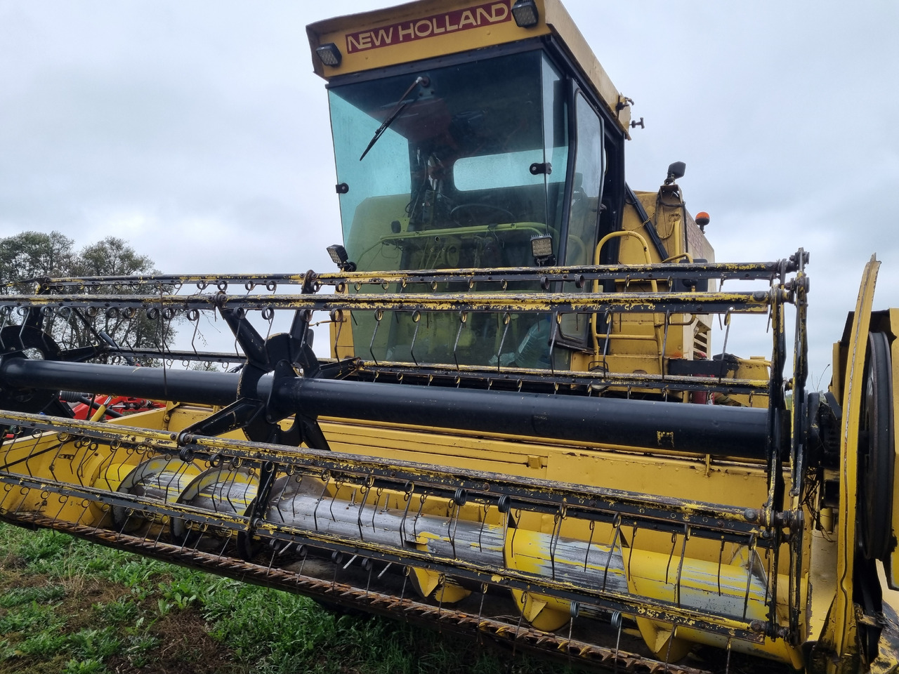 Derliaus nuėmimo kombainas New Holland 8050: foto 7