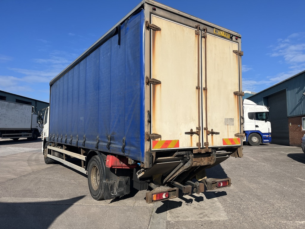 Daf 65CF 220 4x2 Curtain side - Tentinis sunkvežimis: foto 3 Daf 65CF 220 4x2 Curtain side - Tentinis sunkvežimis: foto 3
