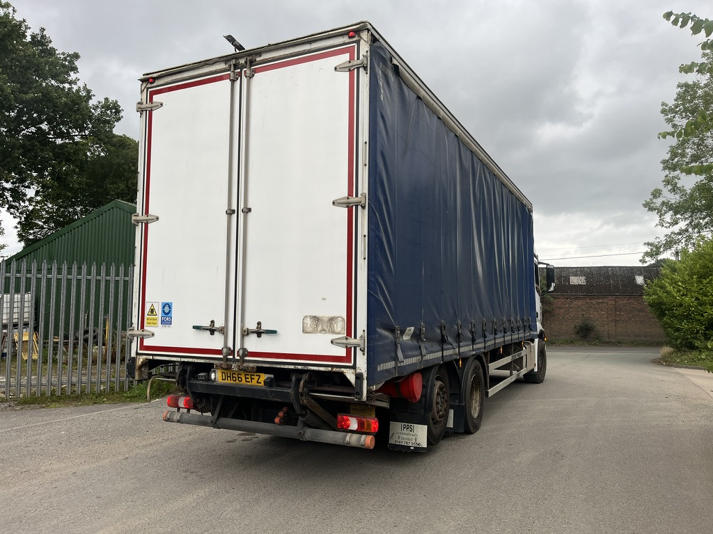 Mercedes Actros 2532 6x2 Curtaij side - Tentinis sunkvežimis: foto 4 Mercedes Actros 2532 6x2 Curtaij side - Tentinis sunkvežimis: foto 4