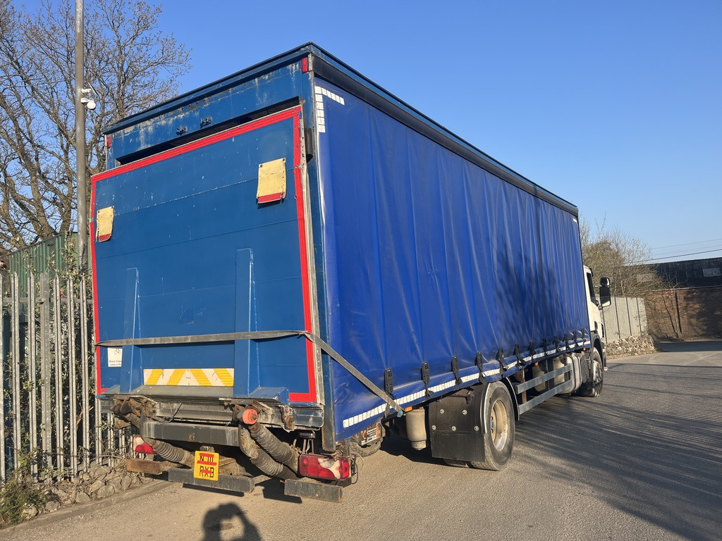 Scania P230 4x2 Curtain side - Tentinis sunkvežimis: foto 3 Scania P230 4x2 Curtain side - Tentinis sunkvežimis: foto 3