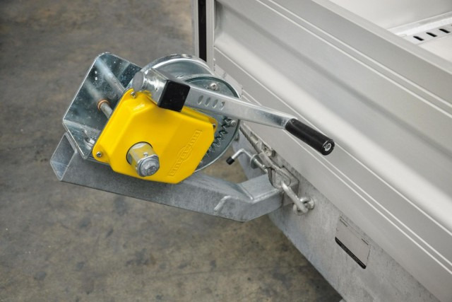 Humbaur Autotransportanhänger Universal 3500, 4000 x 2030 mm, 3,5 to. - Autovežis priekaba: foto 4 Humbaur Autotransportanhänger Universal 3500, 4000 x 2030 mm, 3,5 to. - Autovežis priekaba: foto 4