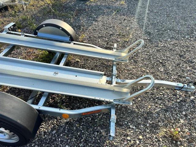 Neptun Motorradanhänger GN064, N6-220 pm2, 100 km/h 0,75 t. 2250 x 1300 x 31 mm - Motociklo priekaba: foto 2 Neptun Motorradanhänger GN064, N6-220 pm2, 100 km/h 0,75 t. 2250 x 1300 x 31 mm - Motociklo priekaba: foto 2