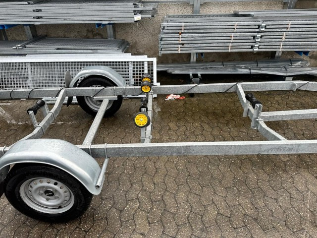 Pega V-Liner 750 kg, 100 km/h, 5,0 x 1,8 m - Valties priekaba: foto 4 Pega V-Liner 750 kg, 100 km/h, 5,0 x 1,8 m - Valties priekaba: foto 4