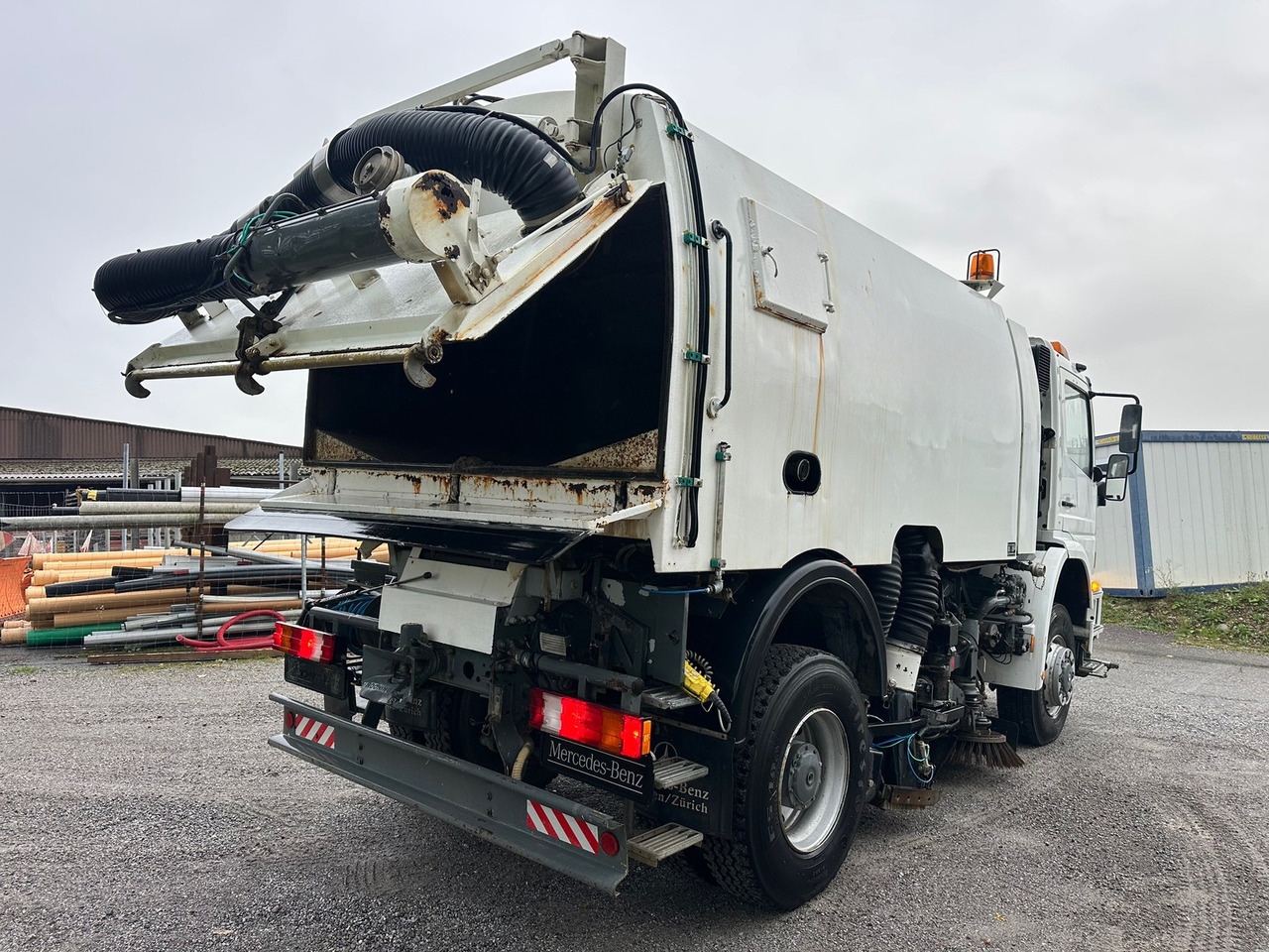 MERCEDES-BENZ Atego 1823 4x4 Faun 7m3 - Gatvių šlavimo mašina: foto 5 MERCEDES-BENZ Atego 1823 4x4 Faun 7m3 - Gatvių šlavimo mašina: foto 5