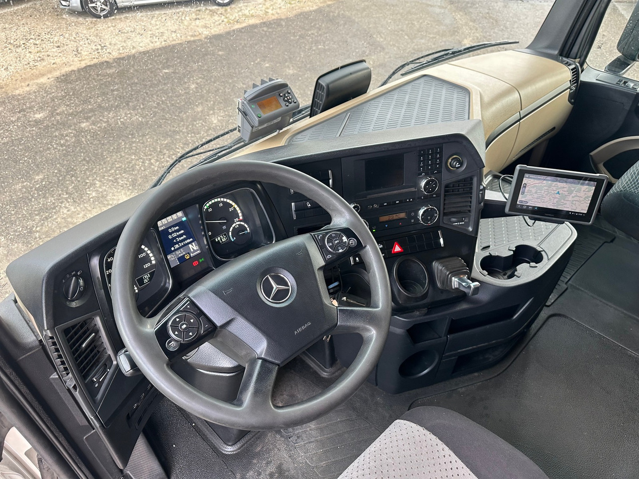 MERCEDES-BENZ actros 18.42 4x2 Gas-Kühlfahrzeug - Refrižeratorius sunkvežimis: foto 3 MERCEDES-BENZ actros 18.42 4x2 Gas-Kühlfahrzeug - Refrižeratorius sunkvežimis: foto 3